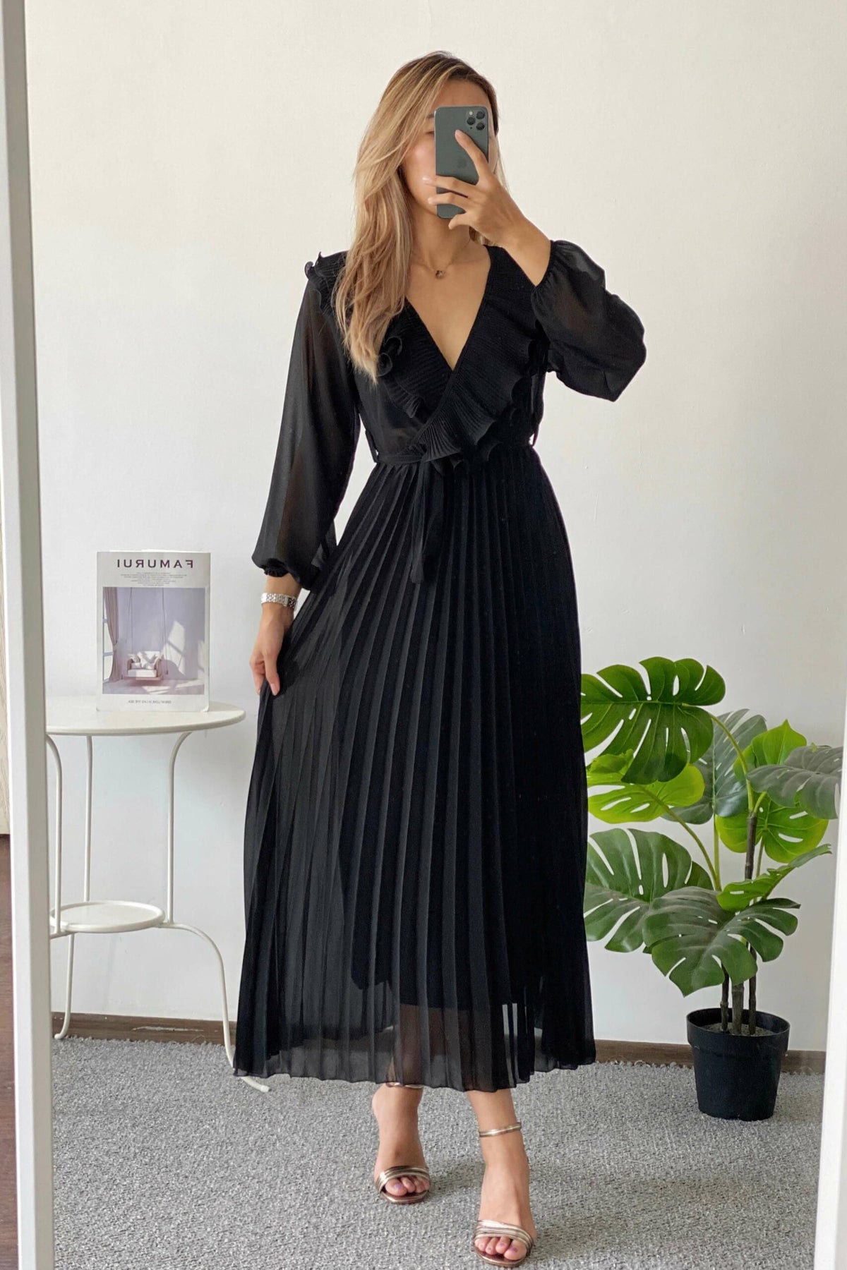 Rochie midi plisata in clos cu elastic in talie si decolteu petrecut - R - S12 Top Closet