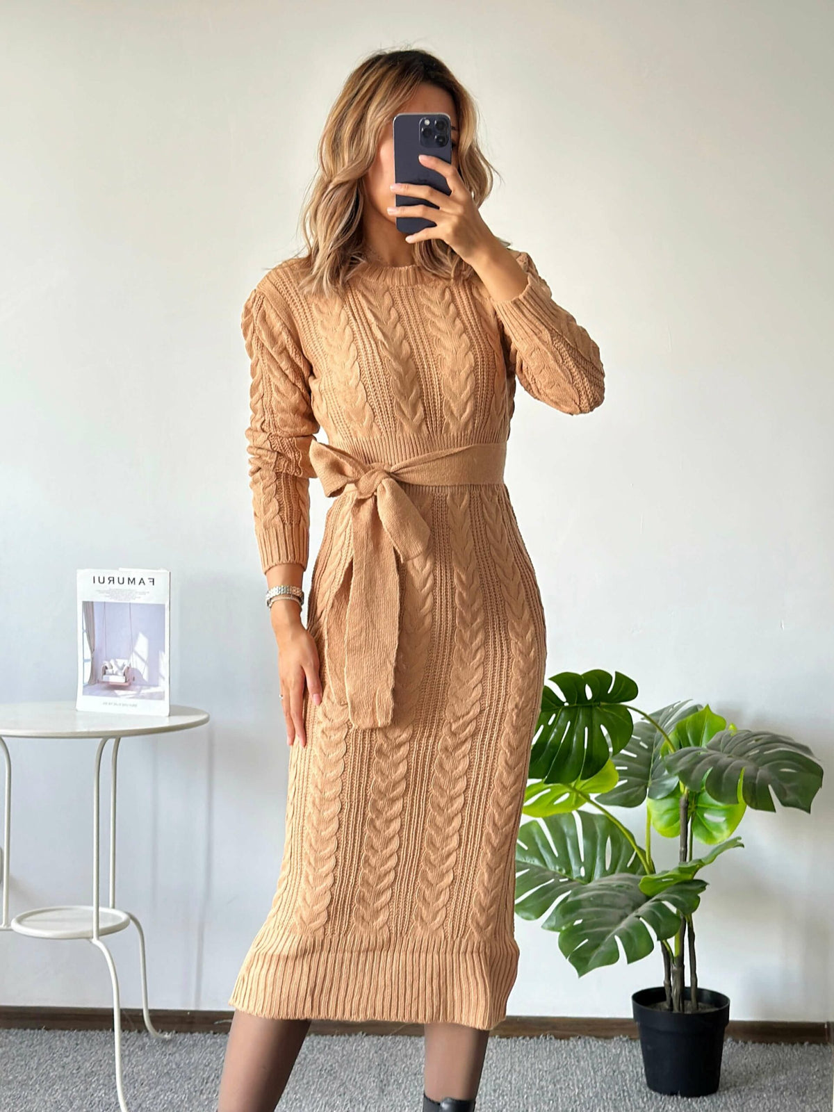 Rochie maro tip creion din material elastic tricotat - Irina