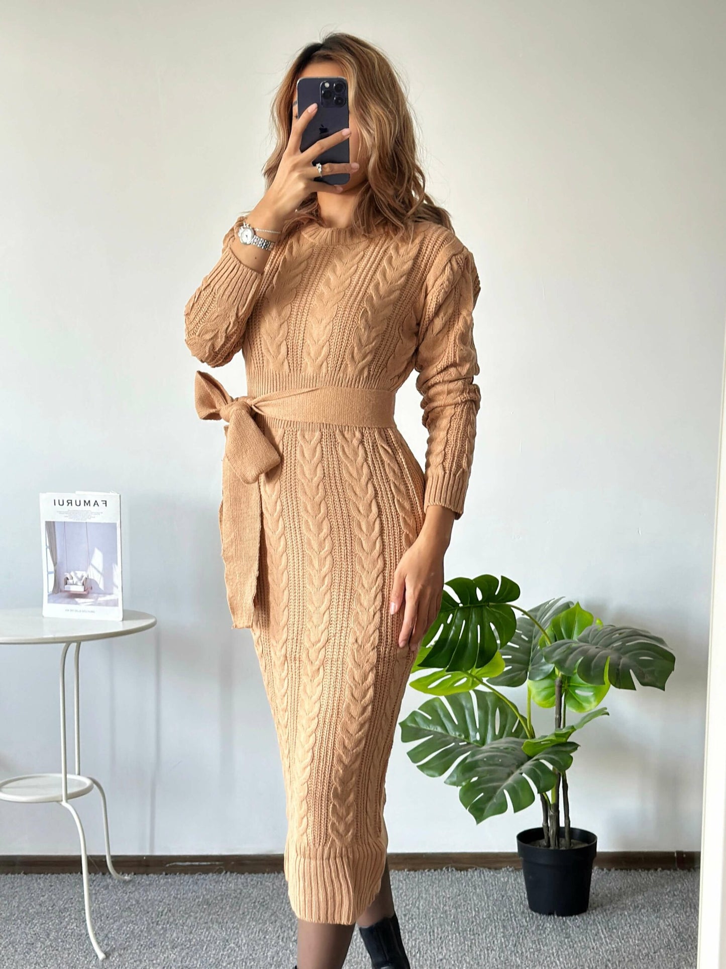 Rochie maro tip creion din material elastic tricotat - Irina